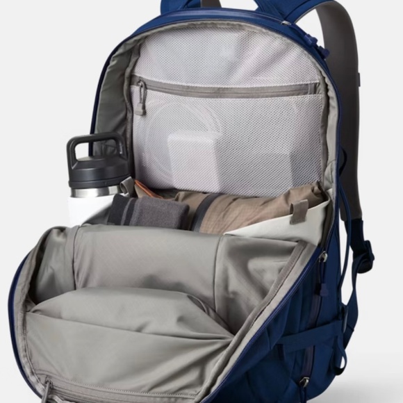 YETI NEW WITH TAGS CROSSROADS® 27L BACKPACK - Picture 6 of 12